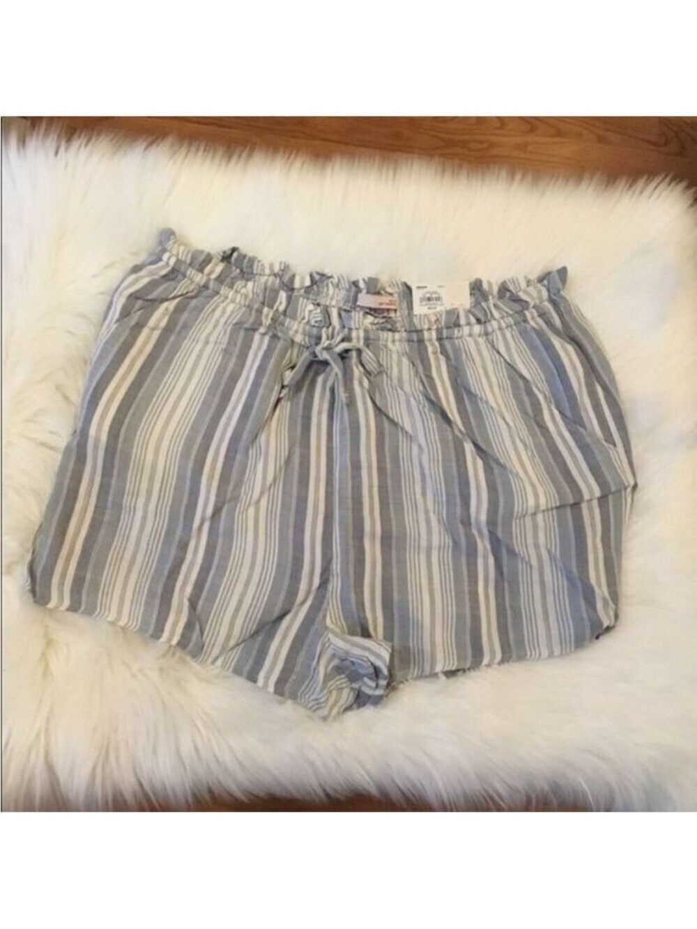 SO striped high rise shorty short Woman’s Juniors size XL blue and white - Picture 5 of 15